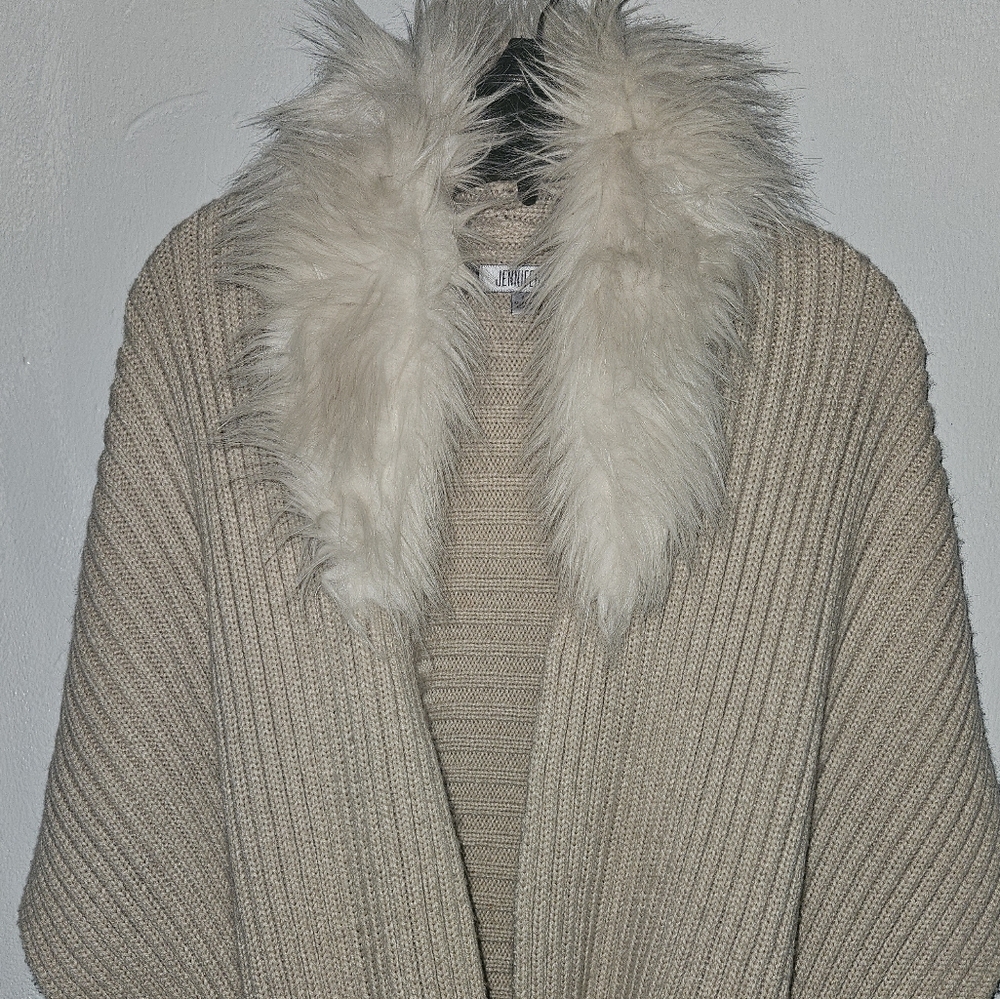 J.Lo Ethereal Beauty Cardigan Vest with Faux Fur Collar & Belt - Picture 2 of 6